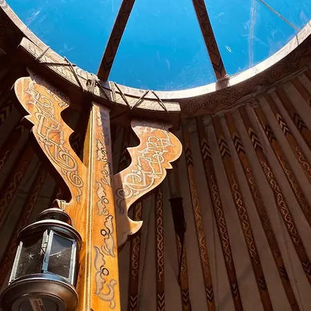 Les Yourtes Du Béarn - Domaine Des Deux Clos 3* Pontiacq-Viellepinte